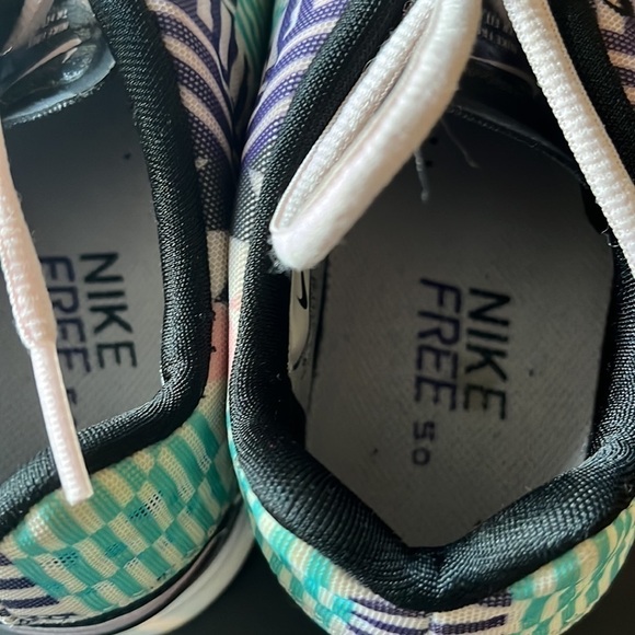 Women’s Nike Free sneakers, size 6.5, teal pink black stripes - Picture 4 of 5